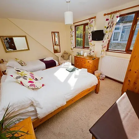 Little Leaf Guest house 4*