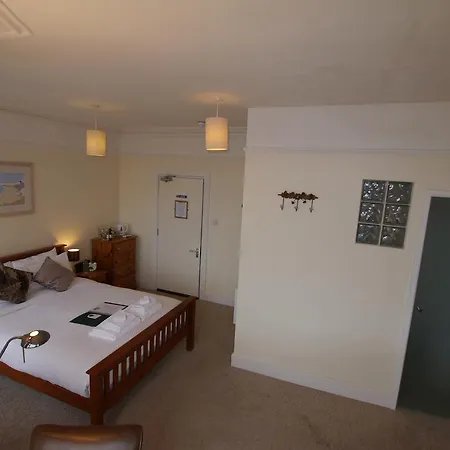 Little Leaf Guest house 4*